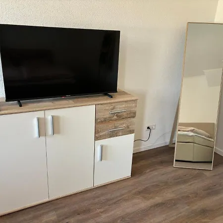 Uber Den Dachern - Modernes Appartement, Pool バイアースブロン