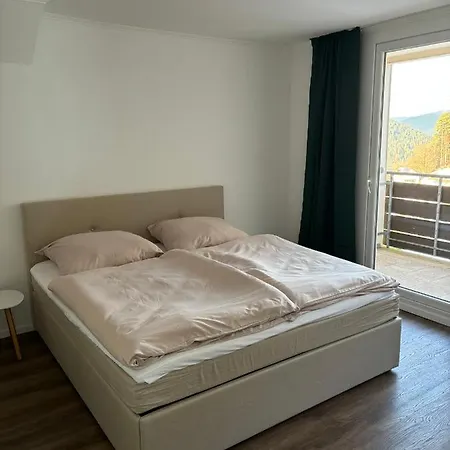 Uber Den Dachern - Modernes Appartement, Pool