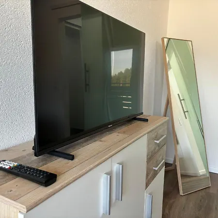 Uber Den Dachern - Modernes Appartement, Pool