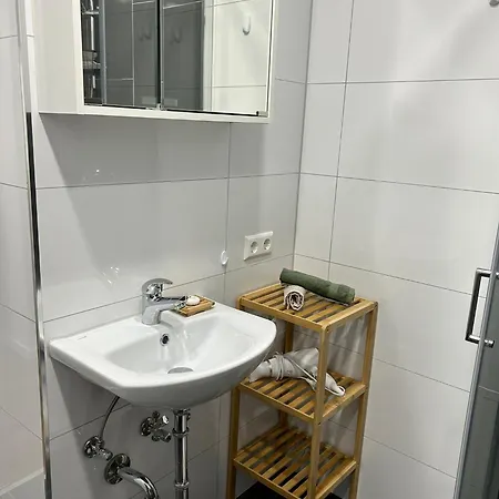 Uber Den Dachern - Modernes Appartement, Pool