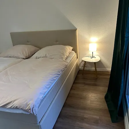 Uber Den Dachern - Modernes Appartement, Pool バイアースブロン